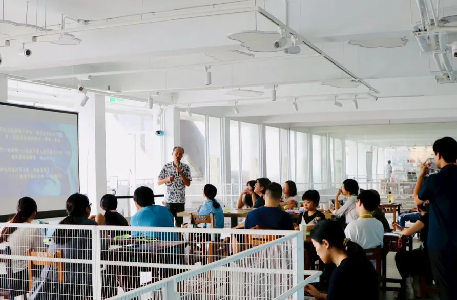 賴仕涵講師開講